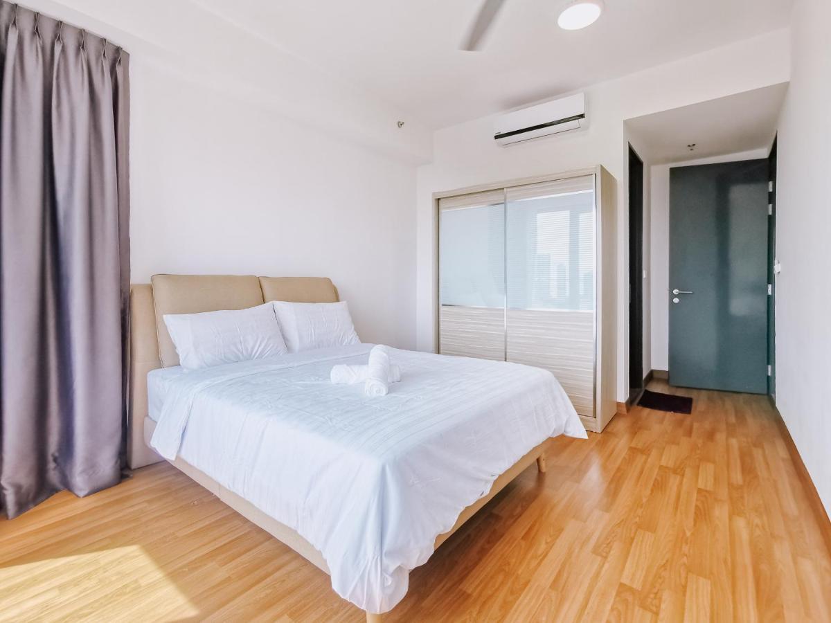 Tropicana 218 Macalister By Simply Penang Джордж Таун Екстериор снимка